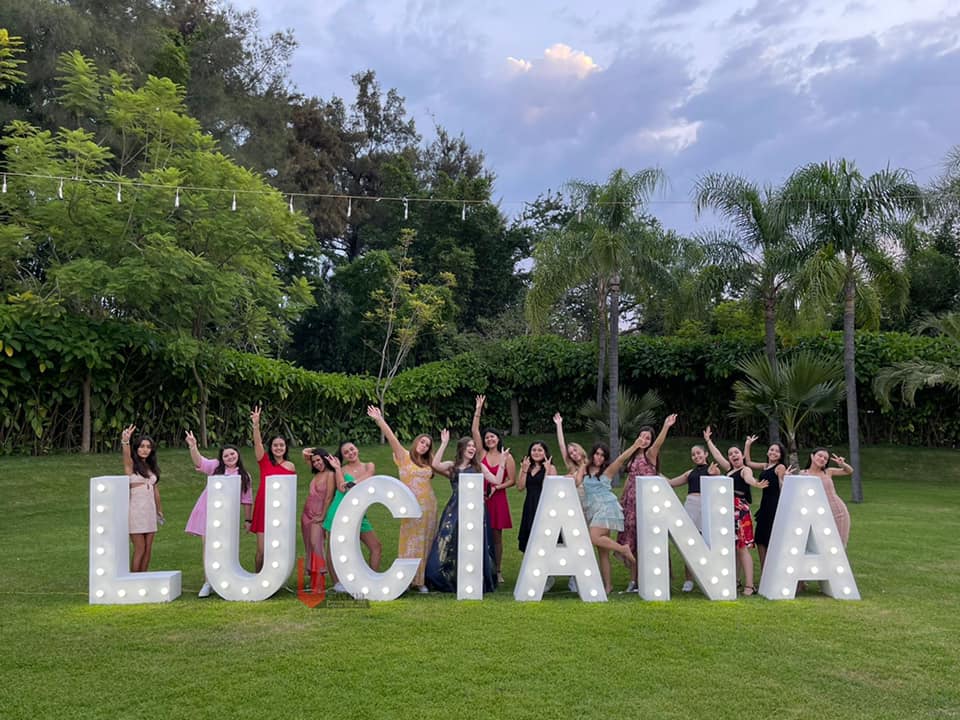 Montaje de letras gigantes para evento 1